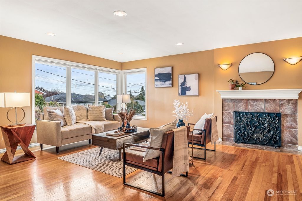 Photo of 4610 NE 73rd Street, Seattle, WA 98115 (MLS # 2206707)