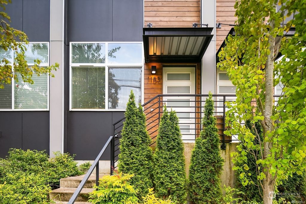 Photo of 1153 NE 55th Street, Seattle, WA 98105 (MLS # 2043028)