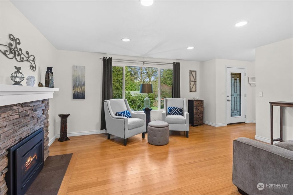 Photo of 21321 NE 60th Place, Redmond, WA 98053 (MLS # 2321178)