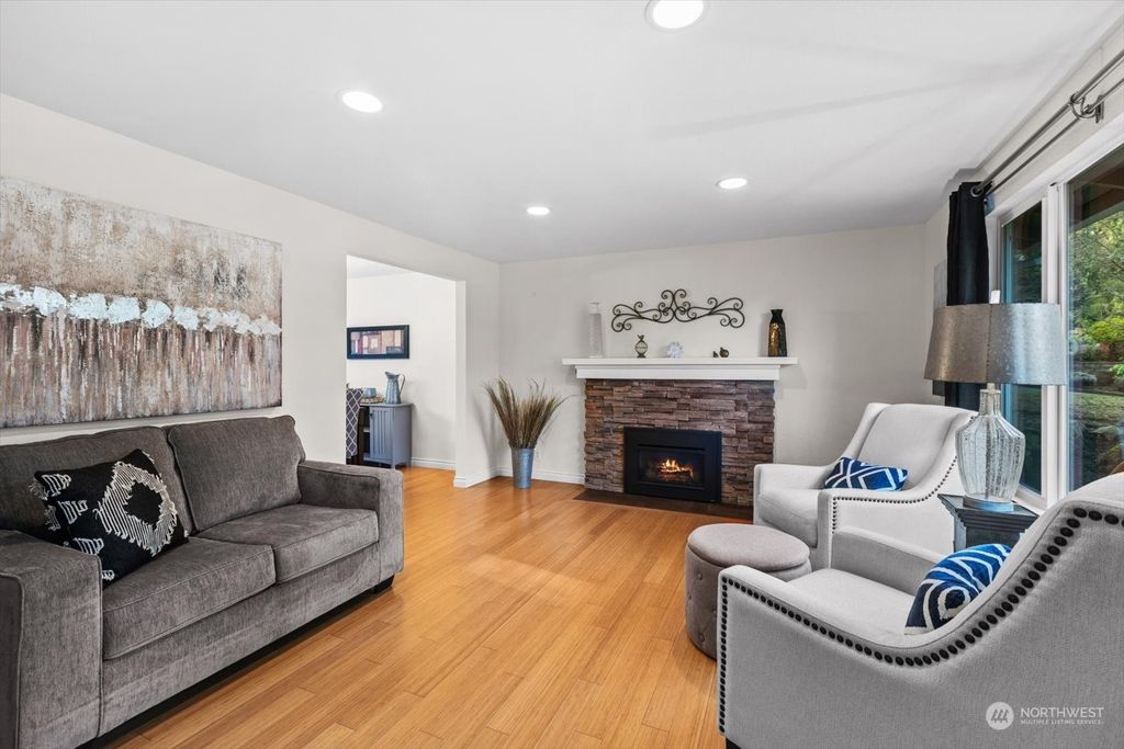 Photo of 21321 NE 60th Place, Redmond, WA 98053 (MLS # 2321178)