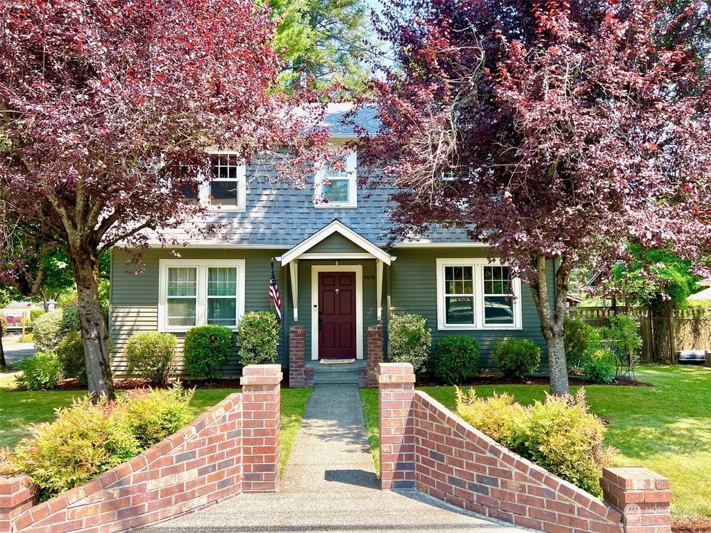 Photo of 7876 Maple Avenue SE, Snoqualmie, WA 98065 (MLS # 2272940)