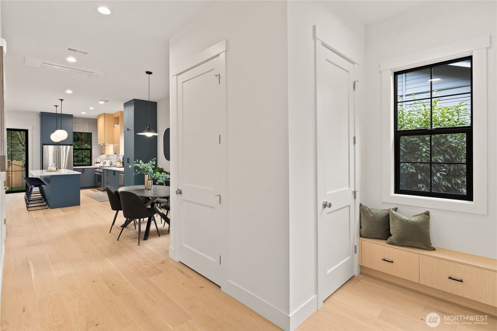 Photo of 16656 NE 12th Street, Bellevue, WA 98008 (MLS # 2479763)