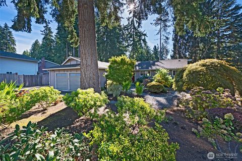 Photo of 15047 12th Street NE, Bellevue, WA 98007 (MLS # 2433404)