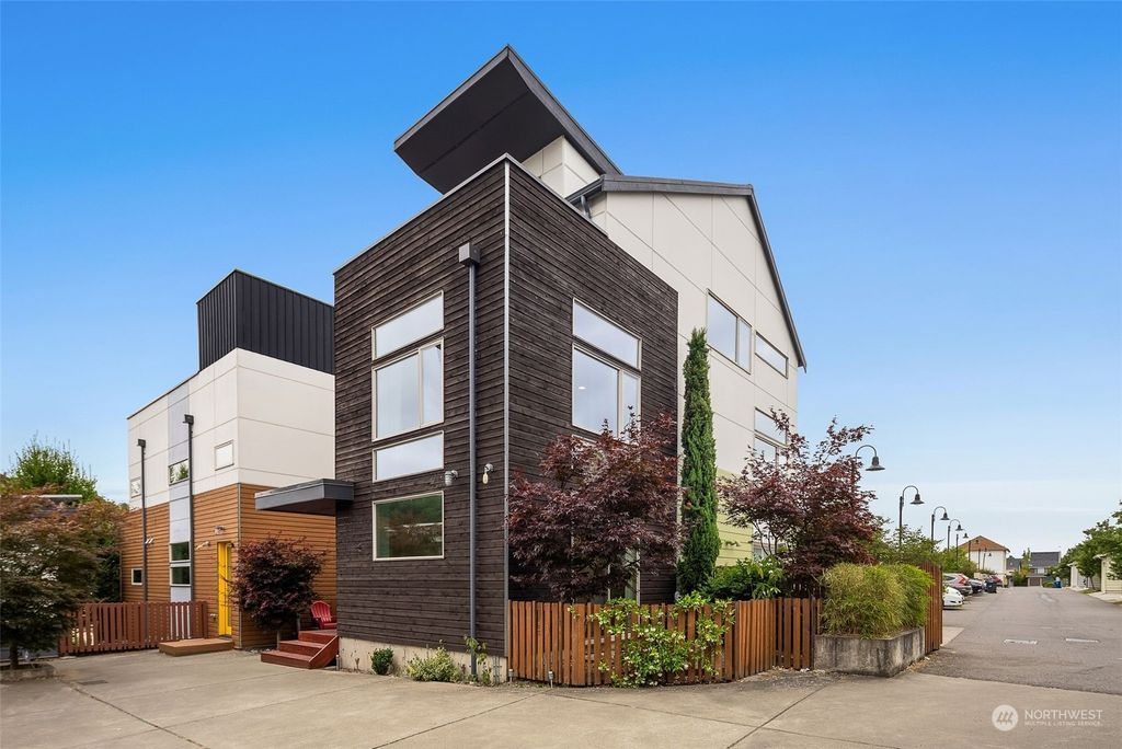 Photo of 3102 S Oregon Street, Seattle, WA 98108 (MLS # 2138283)