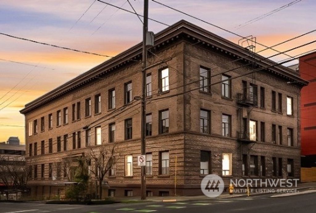 Photo of 22 John St St #6, Seattle, WA 98109 (MLS # 2157723)