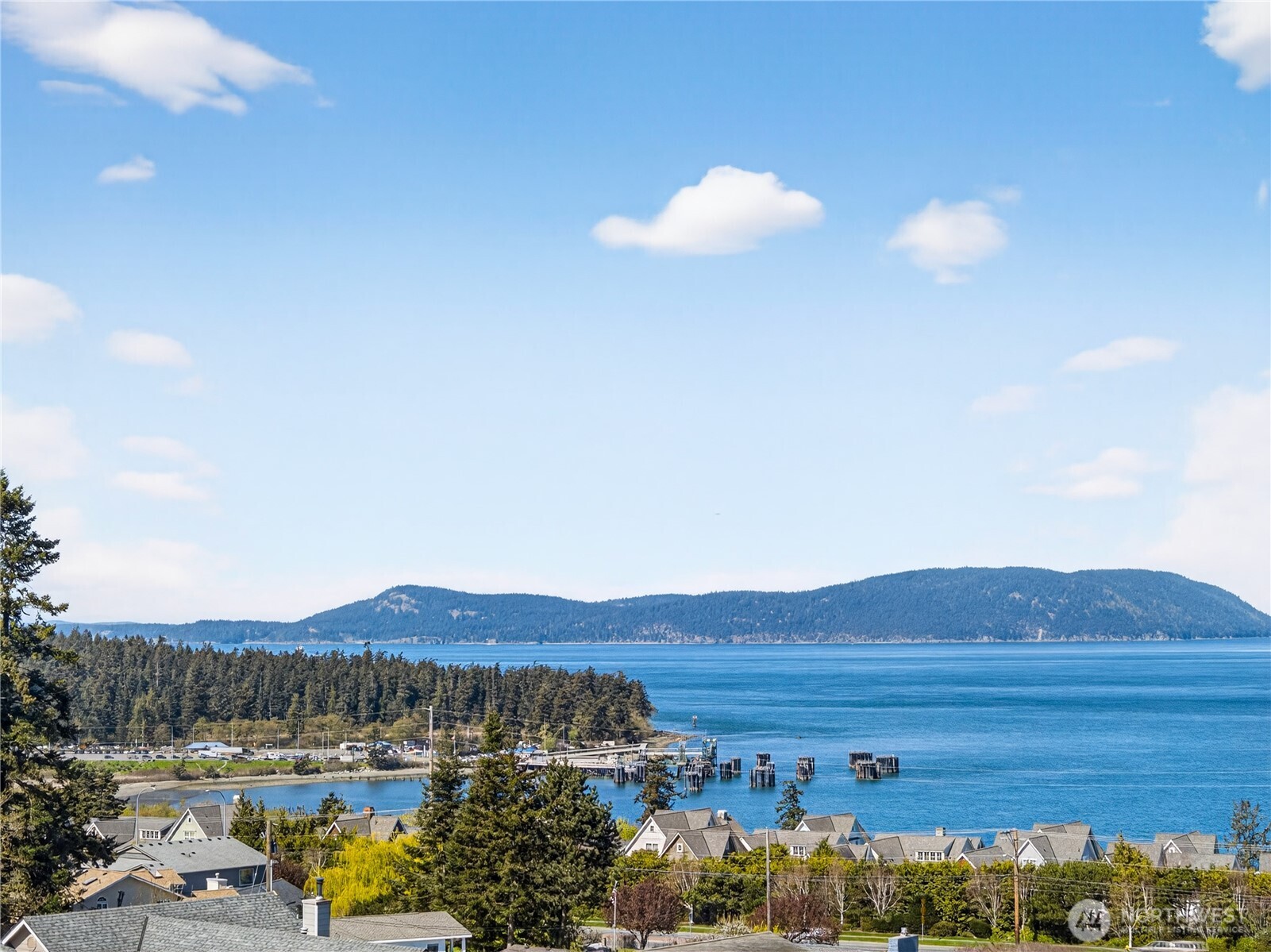 Anacortes, Washington, 98221, United States, 4 Bedrooms Bedrooms, ,3 BathroomsBathrooms,Residential,Active,2035651