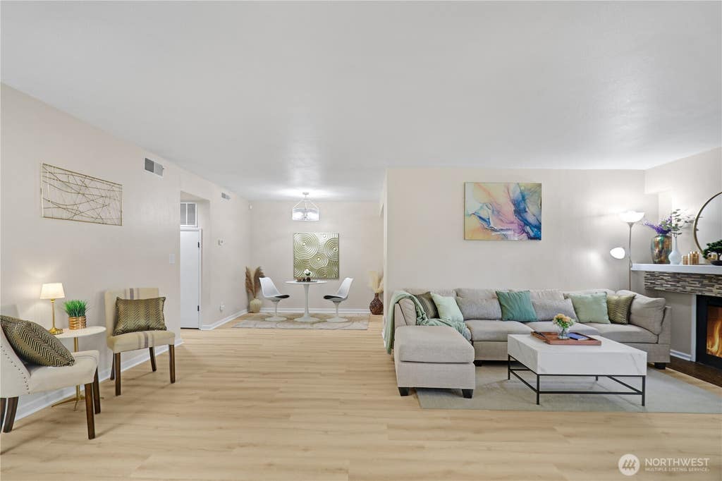 Photo of 11506 NE 128th Street #22, Kirkland, WA 98034 (MLS # 2573168)