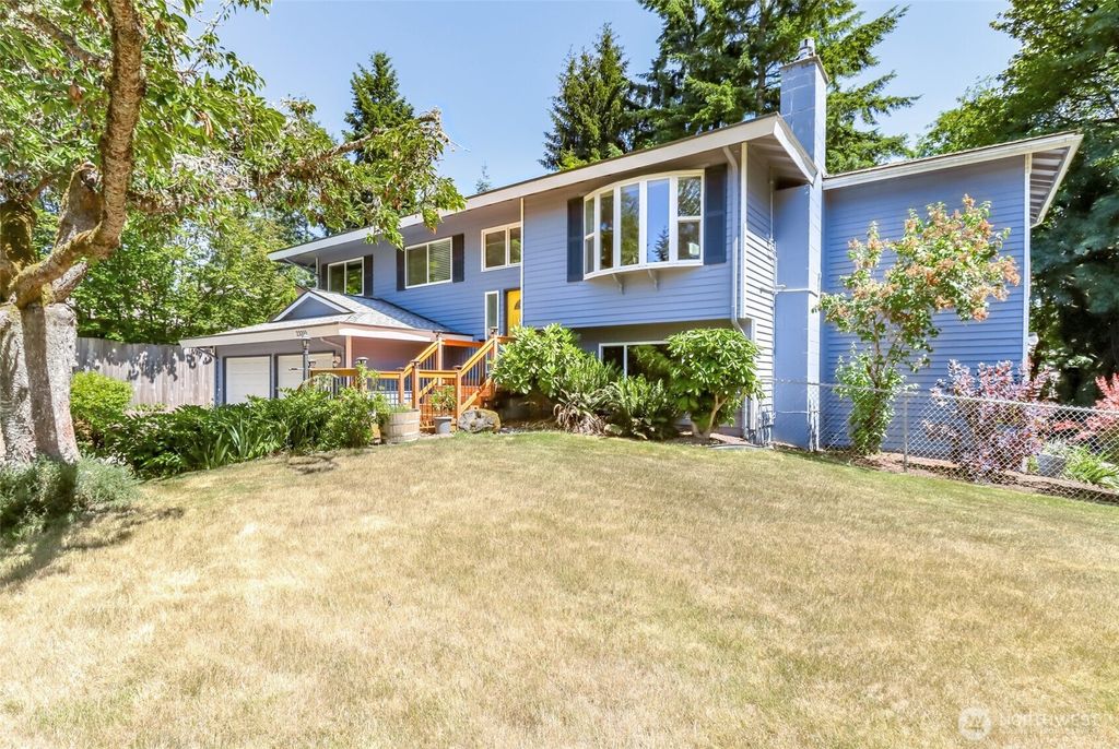 Photo of 23310 133rd Court SE, Kent, WA 98042 (MLS # 2389946)