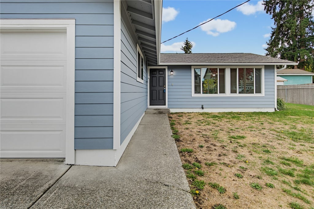 Photo of 17115 21st Avenue E, Spanaway, WA 98387 (MLS # 2599150)