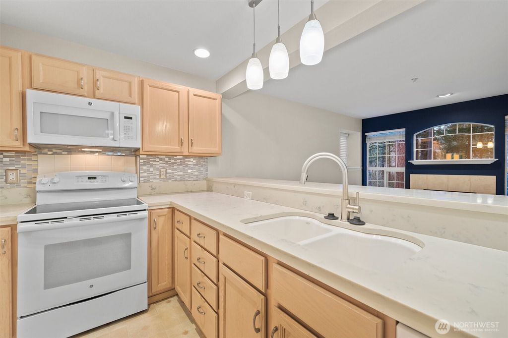 Photo of 1976 S 368th Place #405, Federal Way, WA 98003 (MLS # 2340875)