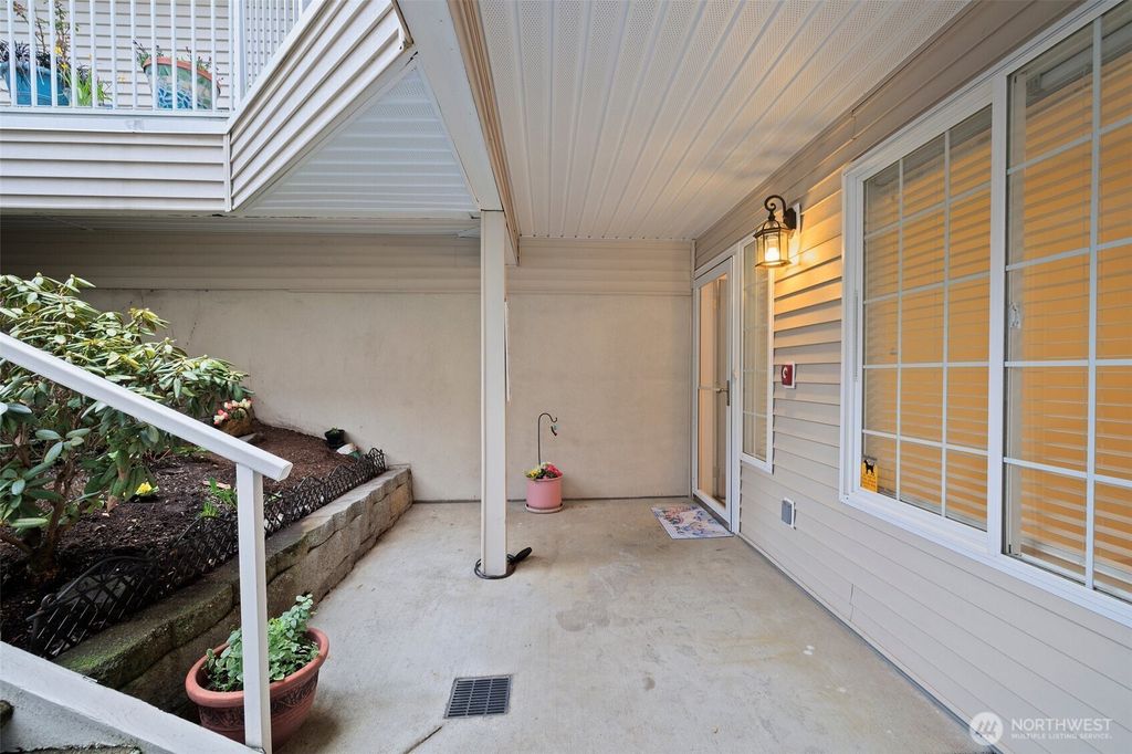 Photo of 1976 S 368th Place #405, Federal Way, WA 98003 (MLS # 2340875)