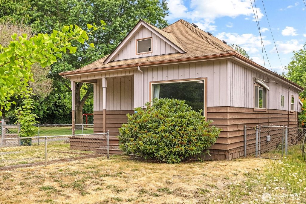 Photo of 11658 42nd Avenue S, Tukwila, WA 98168 (MLS # 2410318)