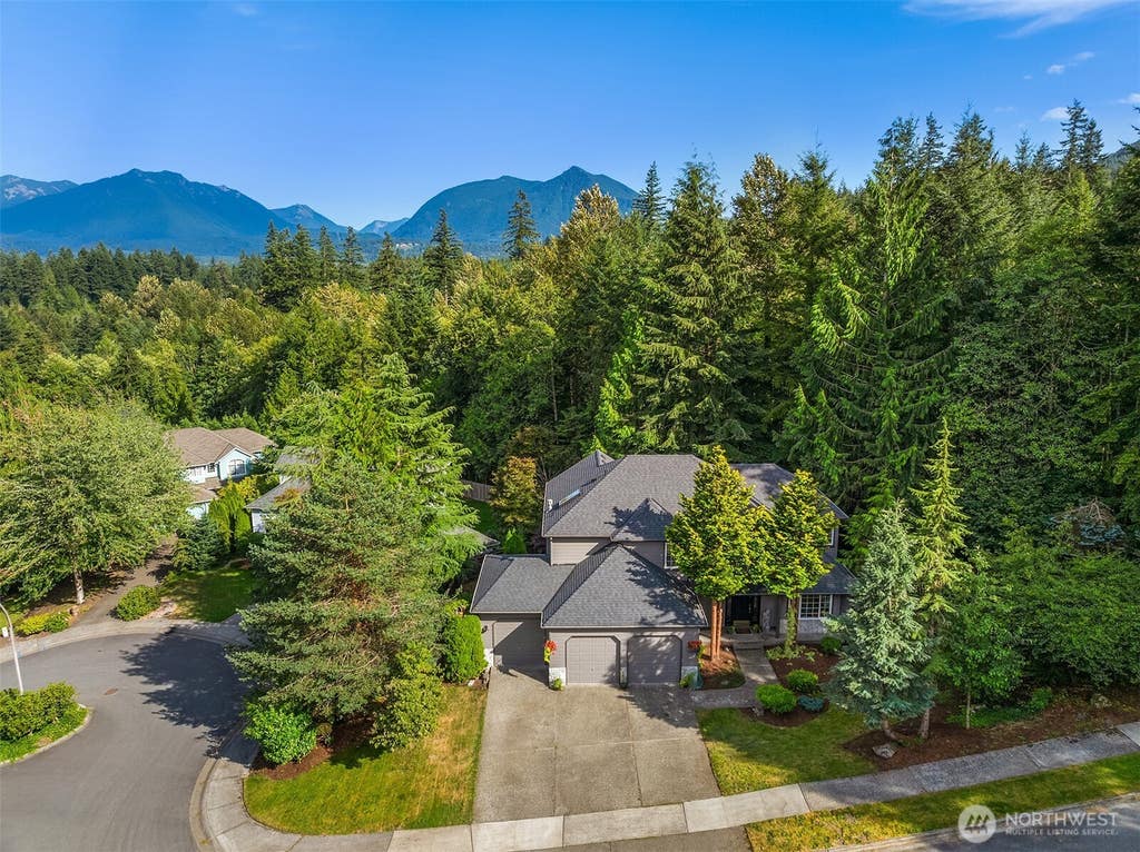 Photo of 1477 SW 10th Street, North Bend, WA 98045 (MLS # 2561907)