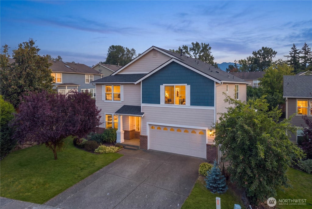 Photo of 2229 SE 2nd Court, Renton, WA 98056 (MLS # 2572981)