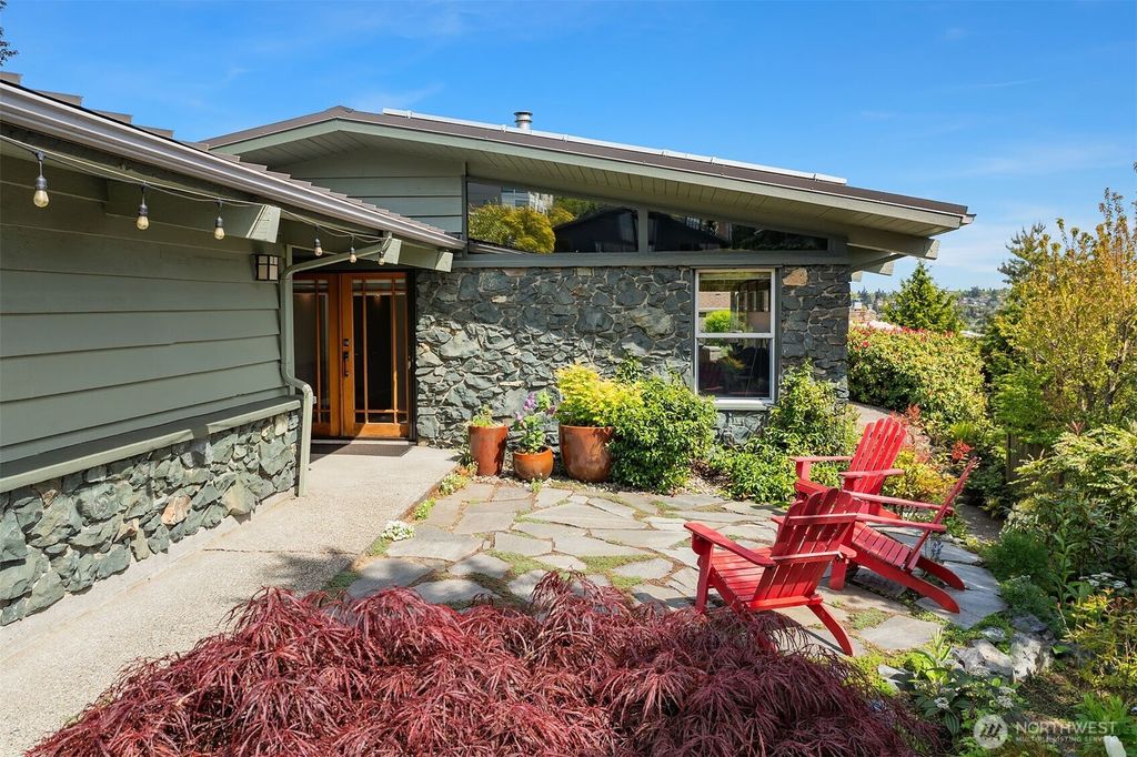 Photo of 2824 26th Avenue W, Seattle, WA 98199 (MLS # 2368699)