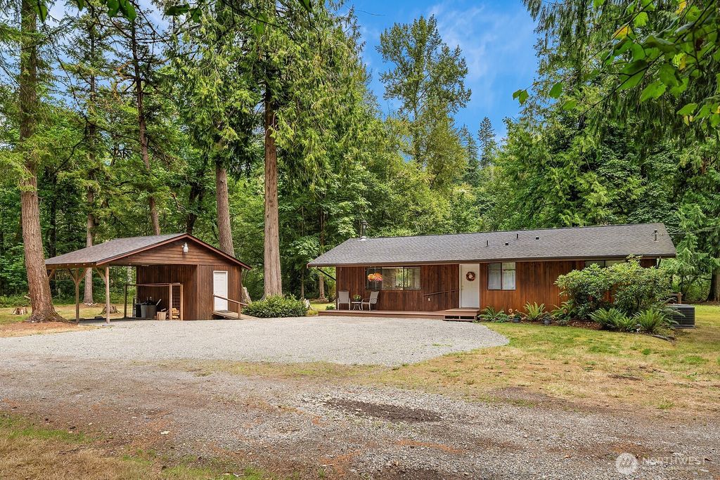 Photo of 24024 244th Avenue SE, Maple Valley, WA 98038 (MLS # 2422831)