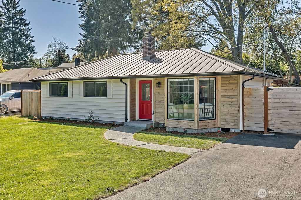 Photo of 19623 10th Avenue S, Des Moines, WA 98148 (MLS # 2365301)
