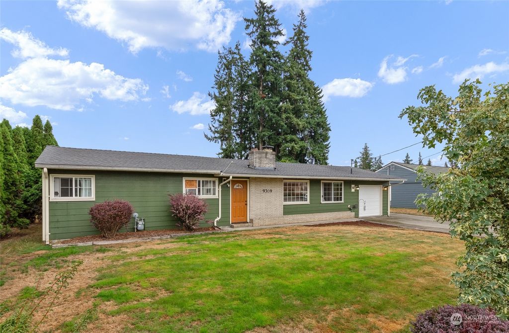 Photo of 9309 NE 44th Drive, Marysville, WA 98270 (MLS # 2156402)