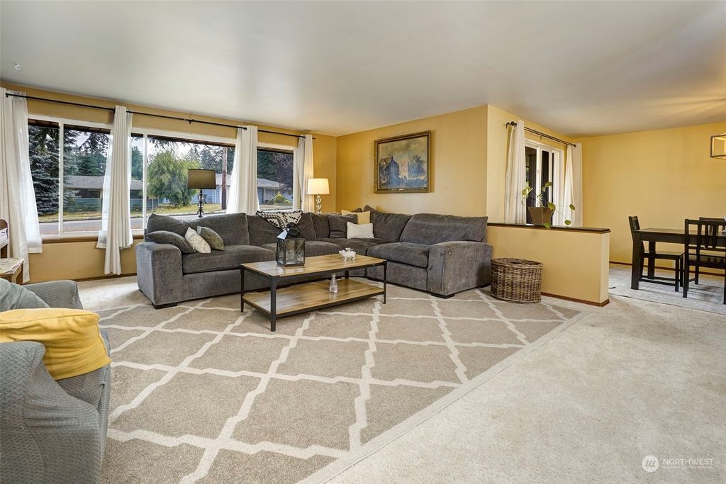 Photo of 5304 Beverly Lane, Everett, WA 98203 (MLS # 2135513)