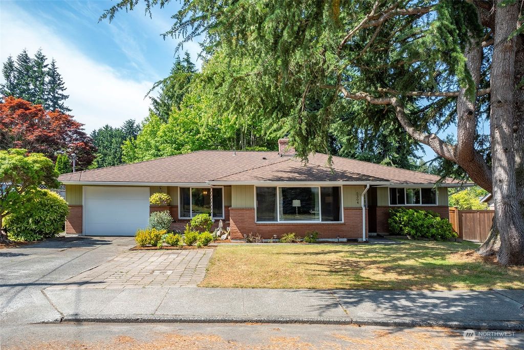 Photo of 5304 Beverly Lane, Everett, WA 98203 (MLS # 2135513)