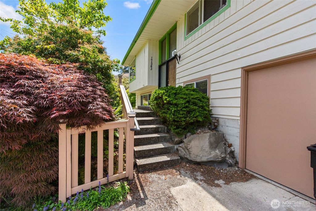 Photo of 17543 7th Avenue NE, Shoreline, WA 98155 (MLS # 2378743)