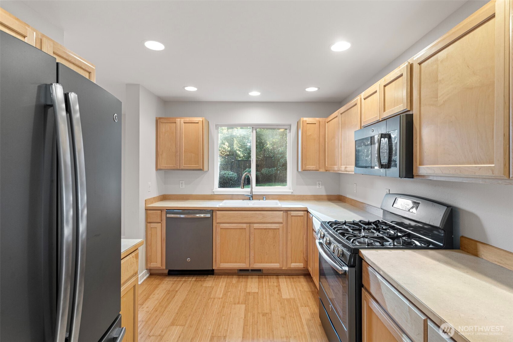 3259 Northlake Way NW