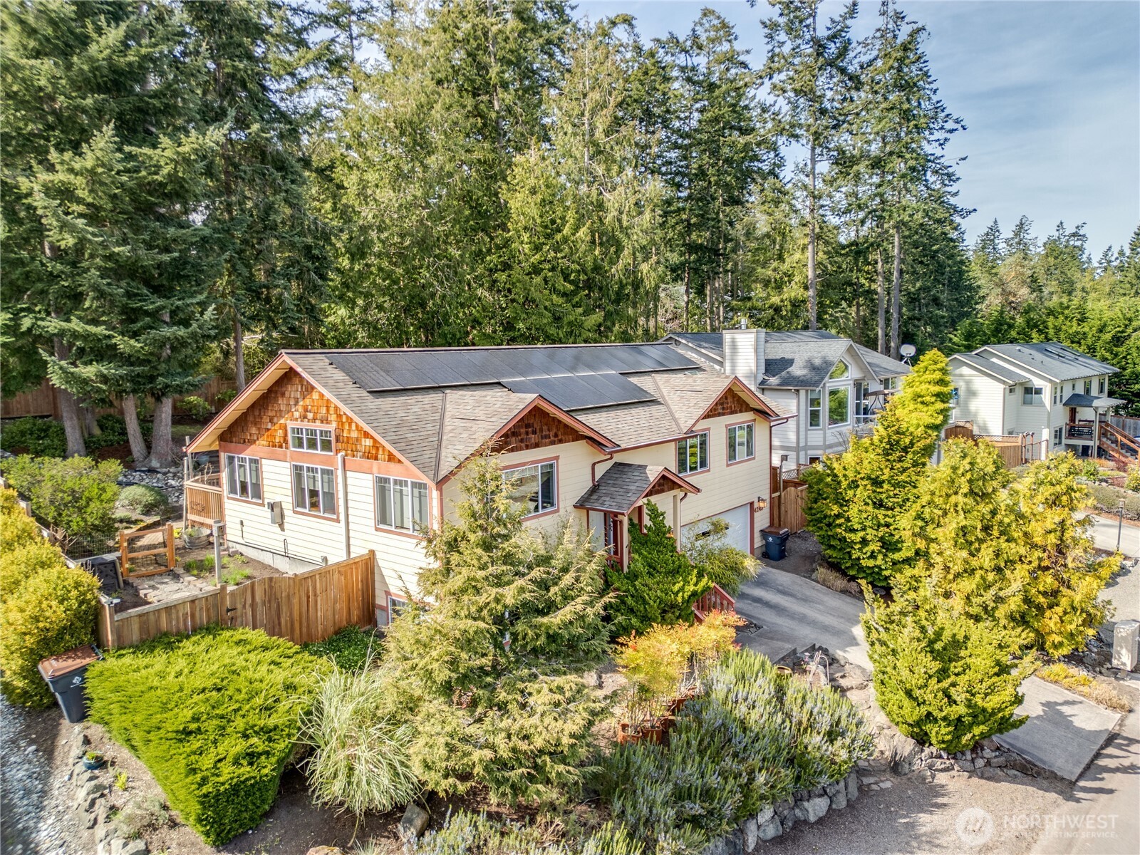 4243 Holcomb Street