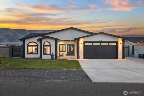 Photo of 416 Edgewater Way SW, Mattawa, WA 99349 (MLS # 2507586)