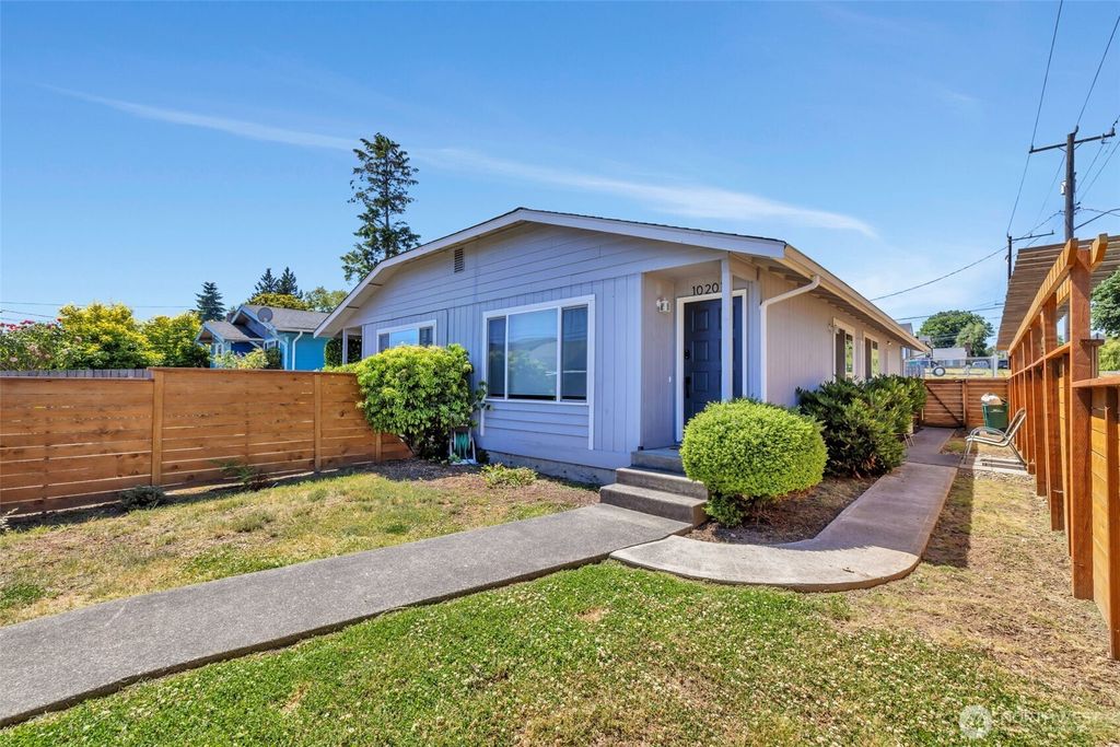 Photo of 10201 17th Avenue SW, Seattle, WA 98146 (MLS # 2470106)