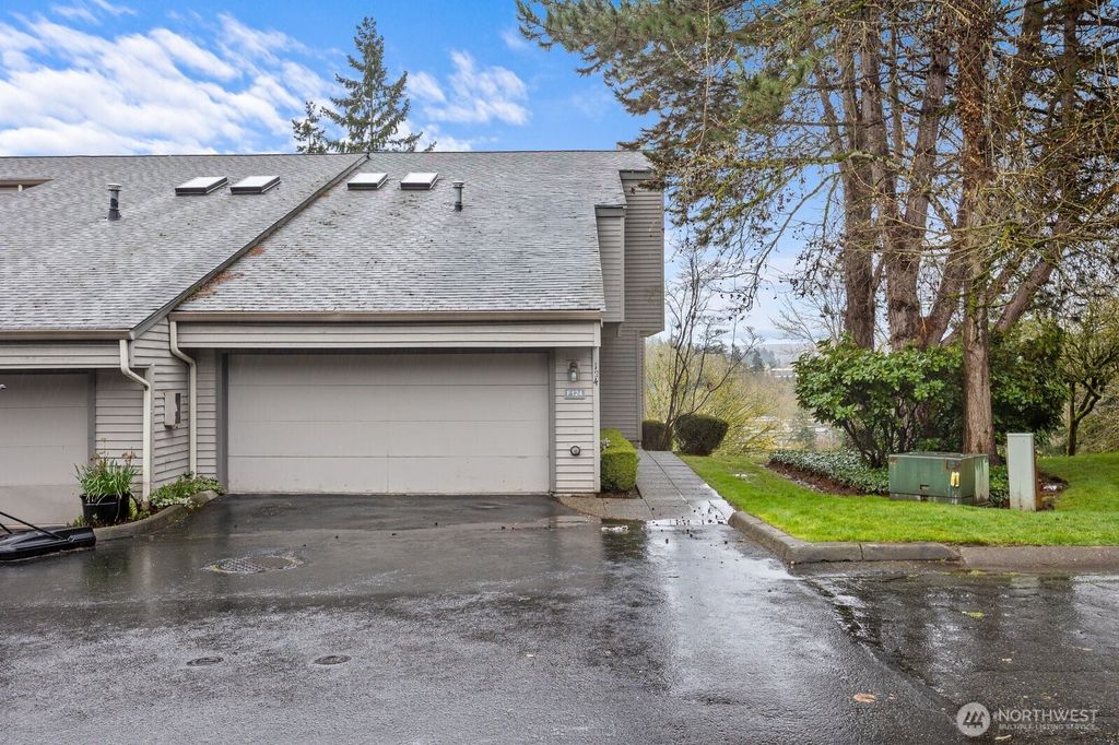 Photo of 7250 NE Old Redmond Rd Rd #F124, Redmond, WA 98052 (MLS # 2496372)