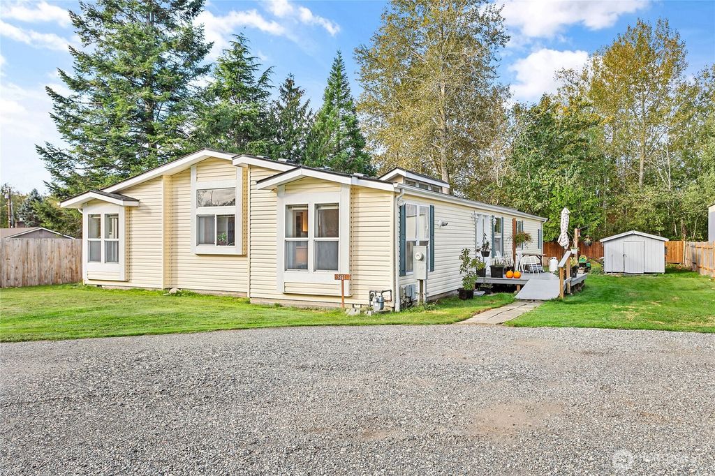 Photo of 3411 Hollywood Avenue, Bellingham, WA 98225 (MLS # 2446845)