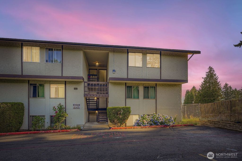 Photo of 3523 S 160 Street #C5, SeaTac, WA 98188 (MLS # 2416066)