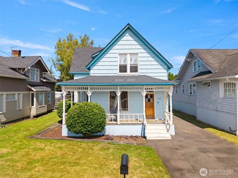 Photo of 706 6th Street, Hoquiam, WA 98550 (MLS # 2551798)