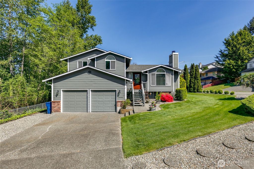Photo of 8925 19th Place SE, Lake Stevens, WA 98258 (MLS # 2515276)