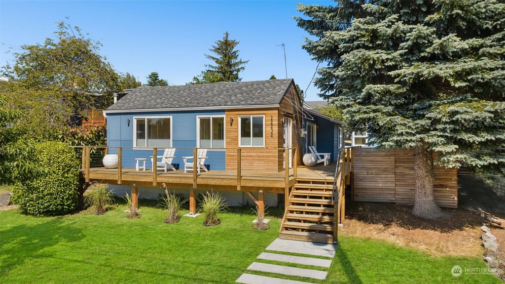 Photo of 22232 10th Avenue S, Des Moines, WA 98198 (MLS # 2135081)