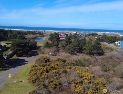 Photo of 1 Francis Seamore Lane, Grayland, WA 98547 (MLS # 2499213)