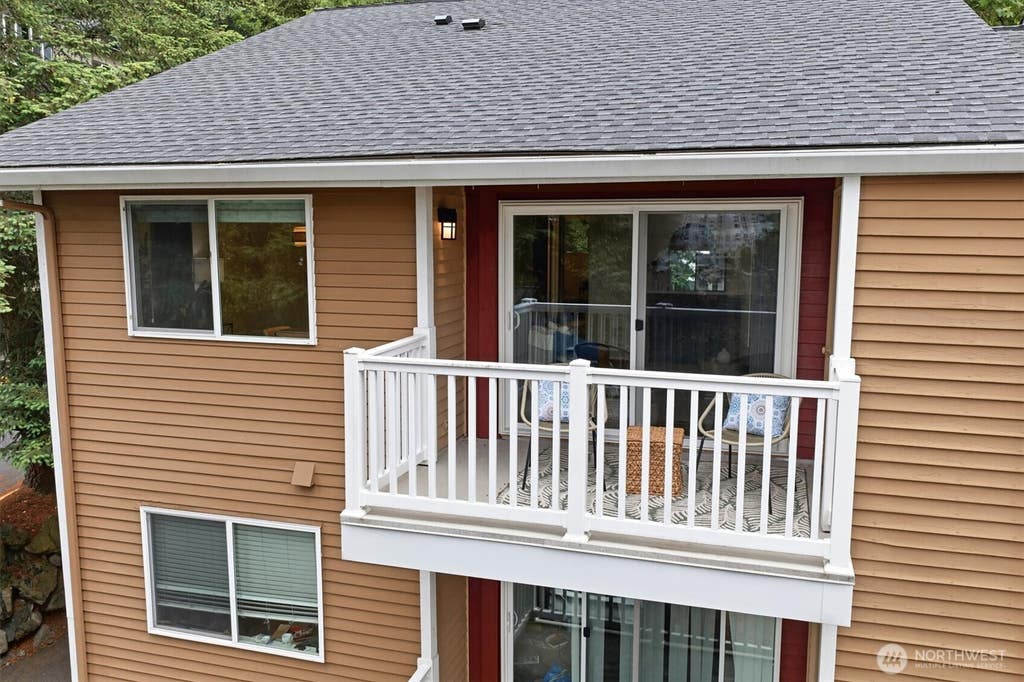 Photo of 8642 164th Avenue NE #B204, Redmond, WA 98052 (MLS # 2526954)