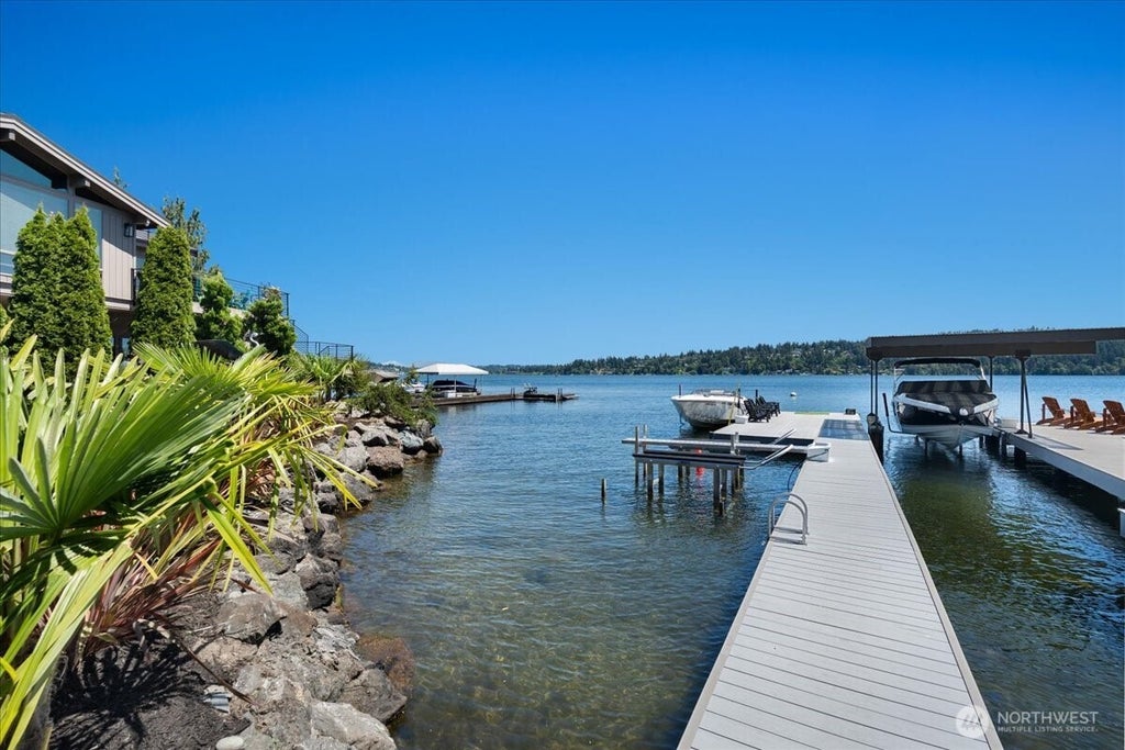 Photo of 15038 Beach Drive NE, Lake Forest Park, WA 98155 (MLS # 2532671)