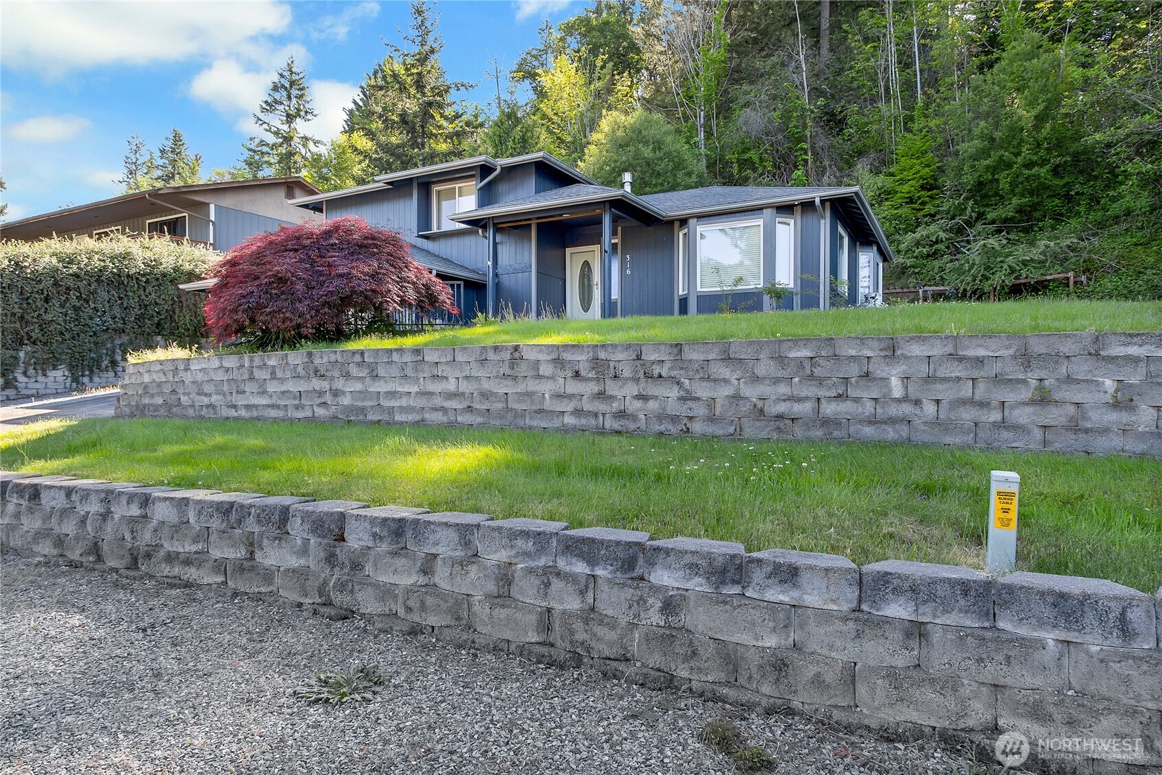 316 Antonie Avenue N