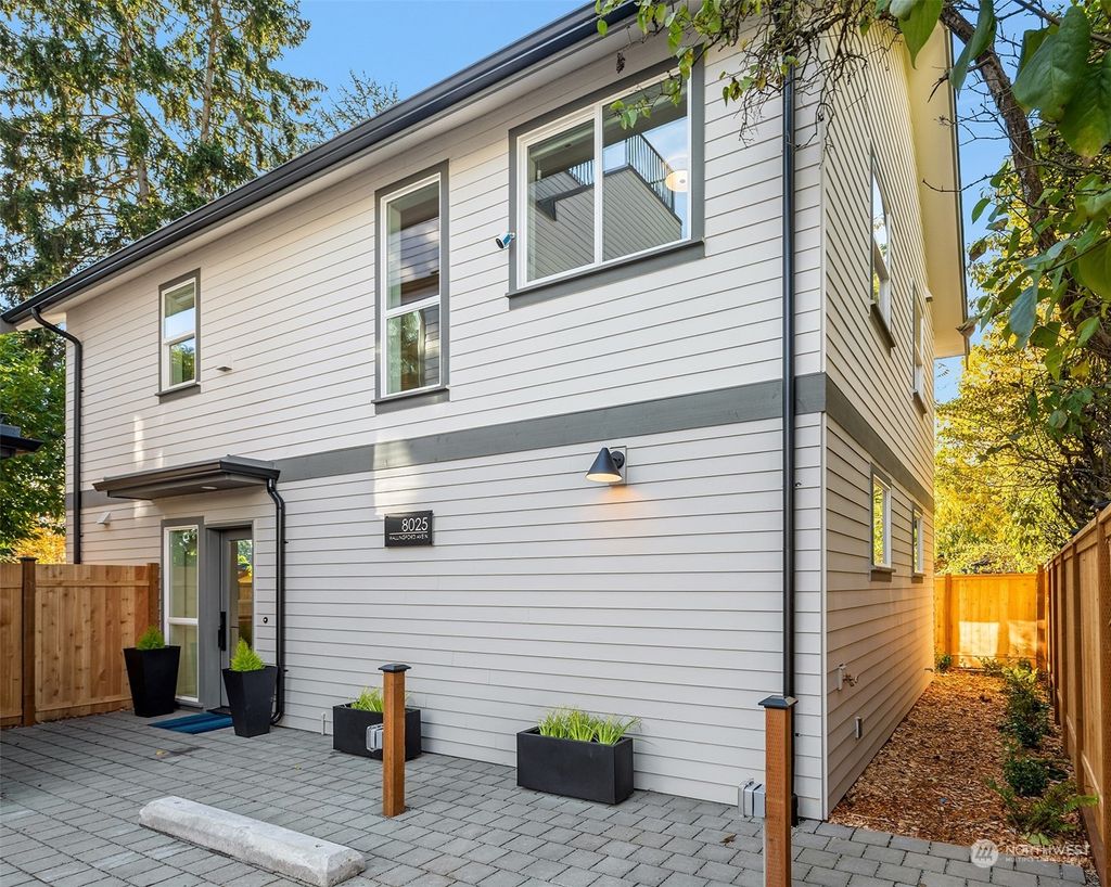 Photo of 8025 Wallingford Avenue N, Seattle, WA 98103 (MLS # 2174945)