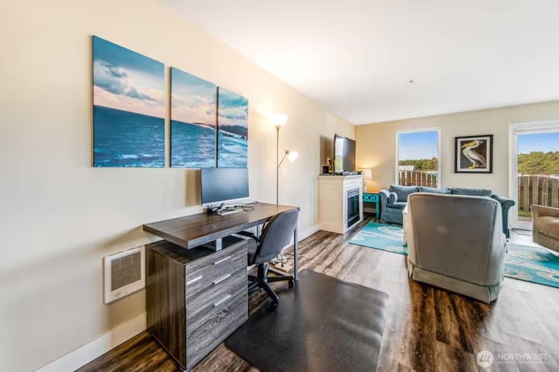 1600 W Ocean Avenue W 1019