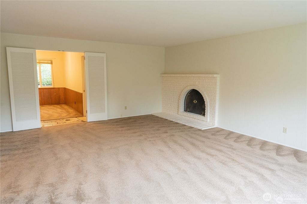 Photo of 233 130th Avenue NE, Bellevue, WA 98005 (MLS # 2514061)