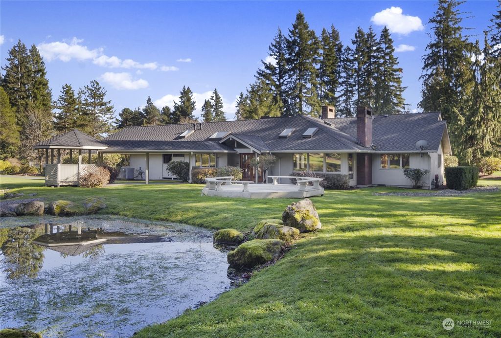 Photo of 15011 189 Avenue NE, Woodinville, WA 98072 (MLS # 2203325)
