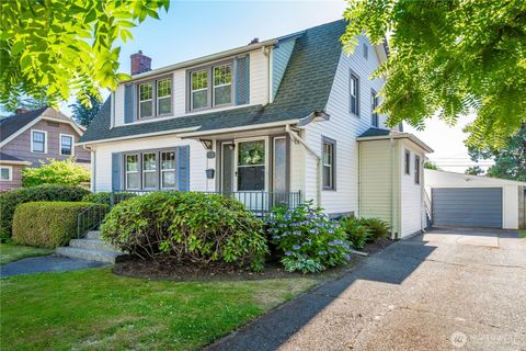 904 Lewis Avenue Sumner WA 98390