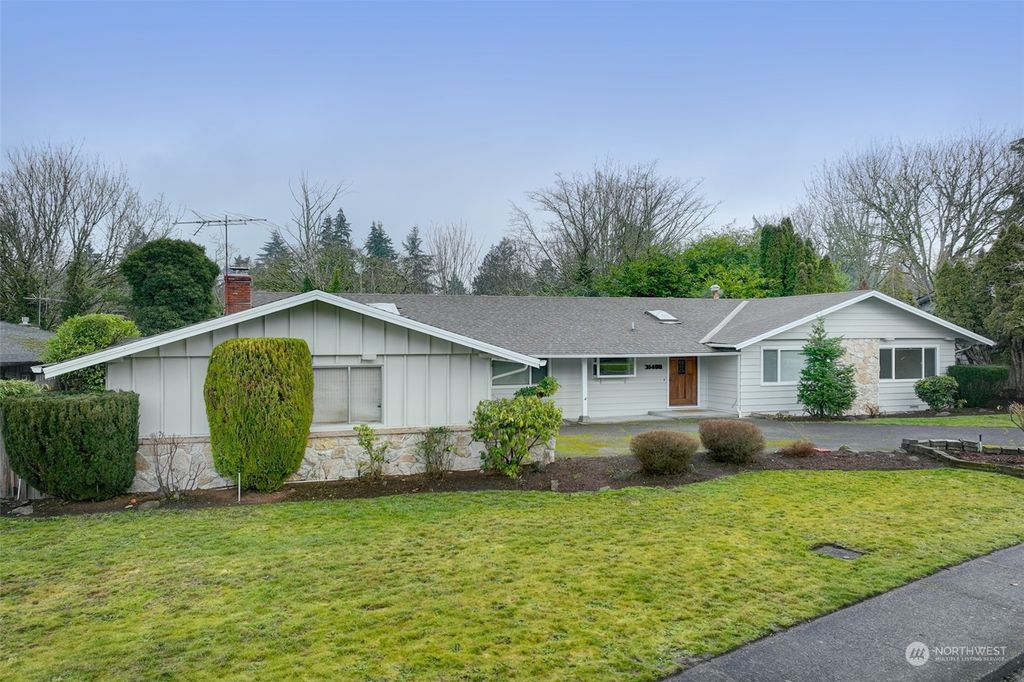 Photo of 31400 27th Avenue SW, Federal Way, WA 98023 (MLS # 2322914)