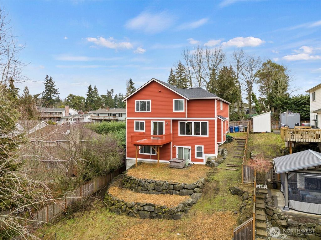 Photo of 1916 NE 24th Street, Renton, WA 98056 (MLS # 2500217)