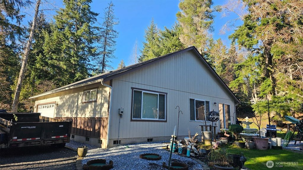 Photo of 521 E Balmoral Way, Shelton, WA 98584 (MLS # 2468616)
