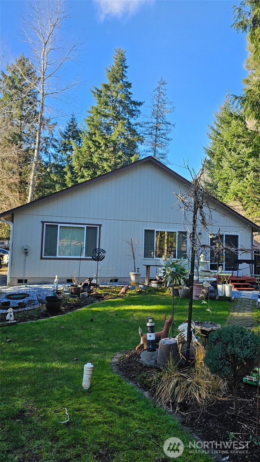 Photo of 521 E Balmoral Way, Shelton, WA 98584 (MLS # 2468616)