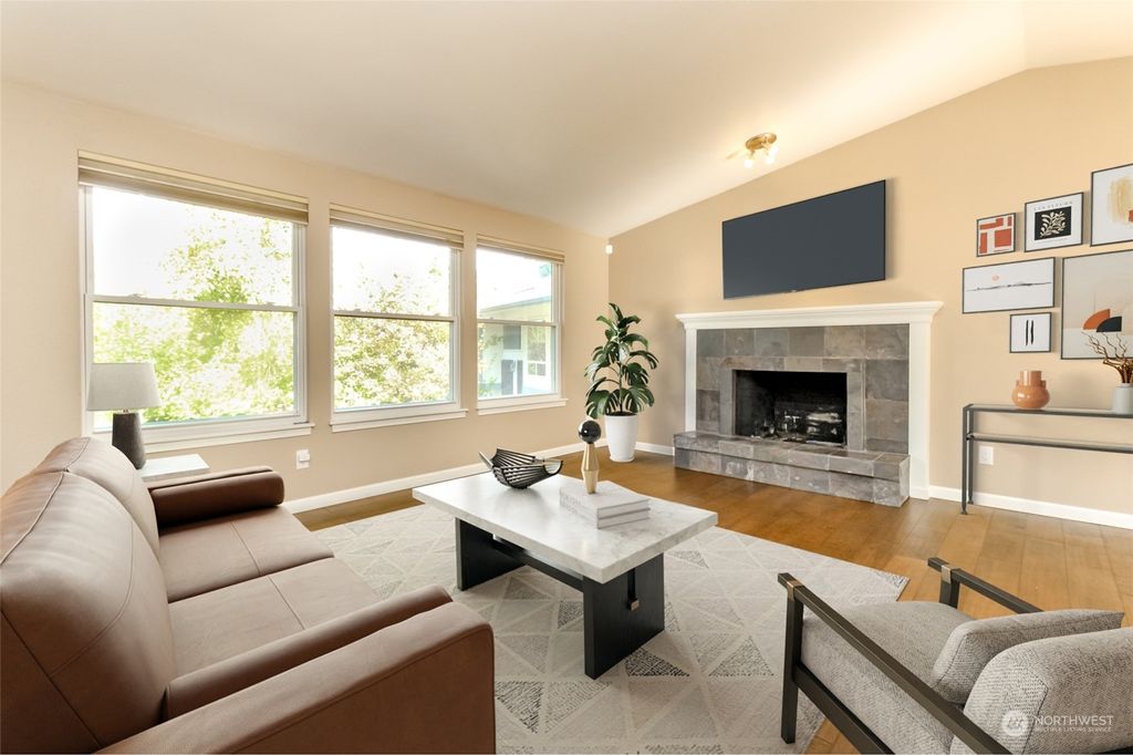 Photo of 33906 28th Place SW, Federal Way, WA 98023 (MLS # 2289375)