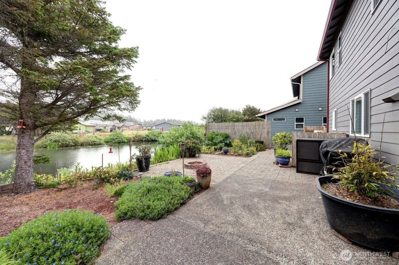 32500 G St